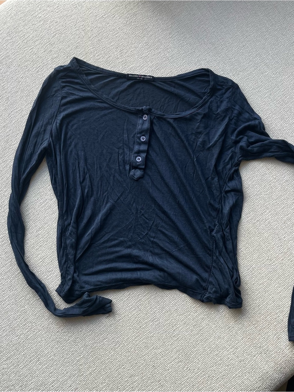 17 Brandy Melville Bundle (Shirts, Shorts, Dress + Stickers) - Picture 9 of 10